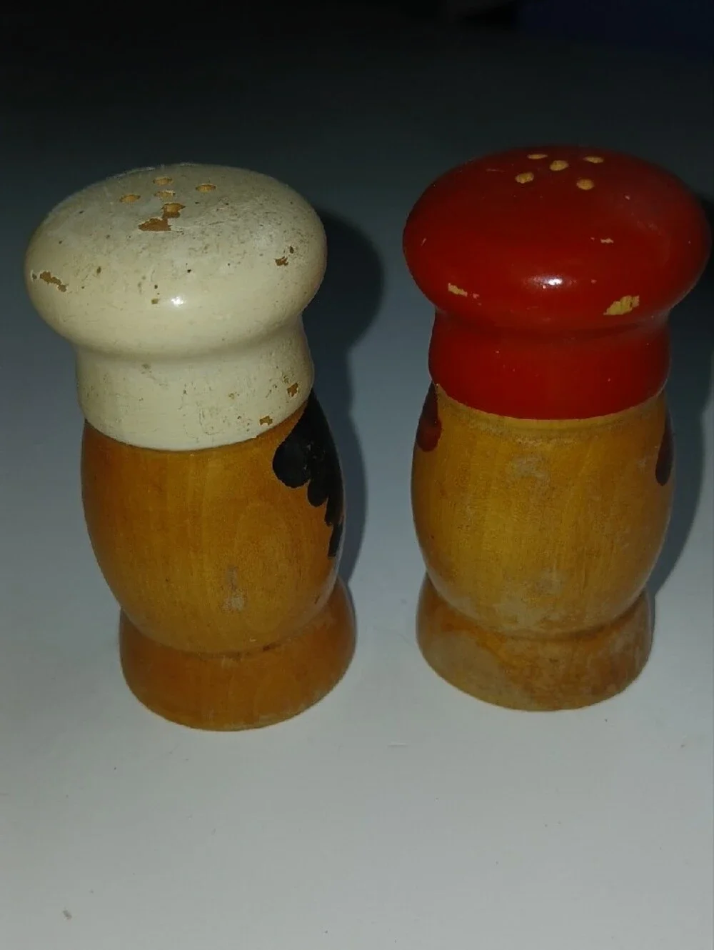 Vintage Wooden Man And Woman White Red Chef Hats Salt & Pepper Shakers